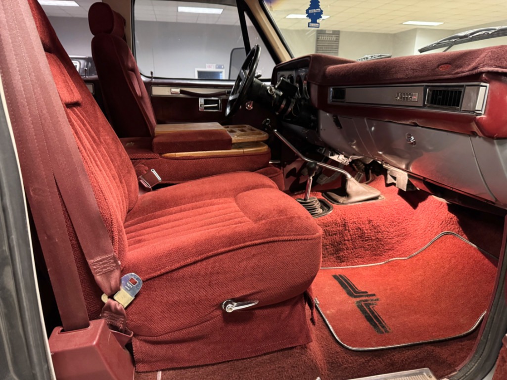 1984-GMC-K30-Crew-Cab-Dually-8