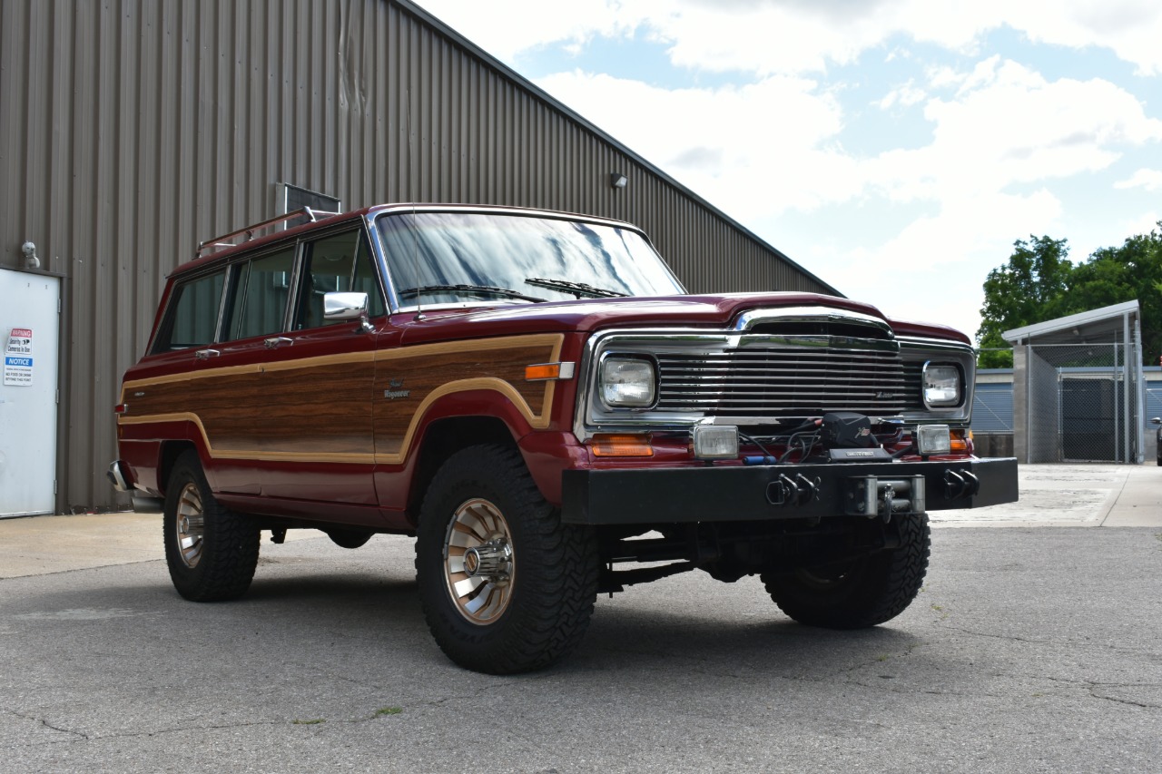 1984-Jeep-Wagoneer-for-sale-16