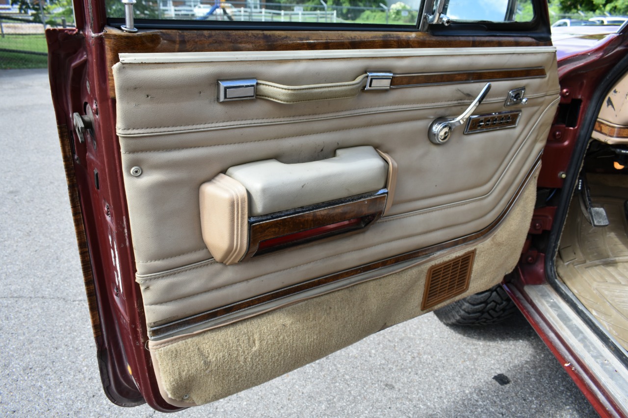 1984-Jeep-Wagoneer-for-sale-37