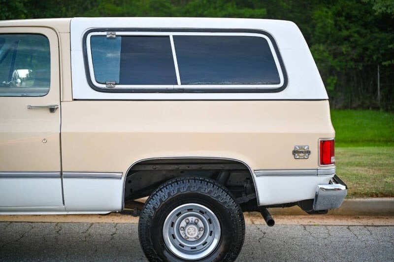 1986-chevrolet-k5-blazer-silverado-for-sale-9