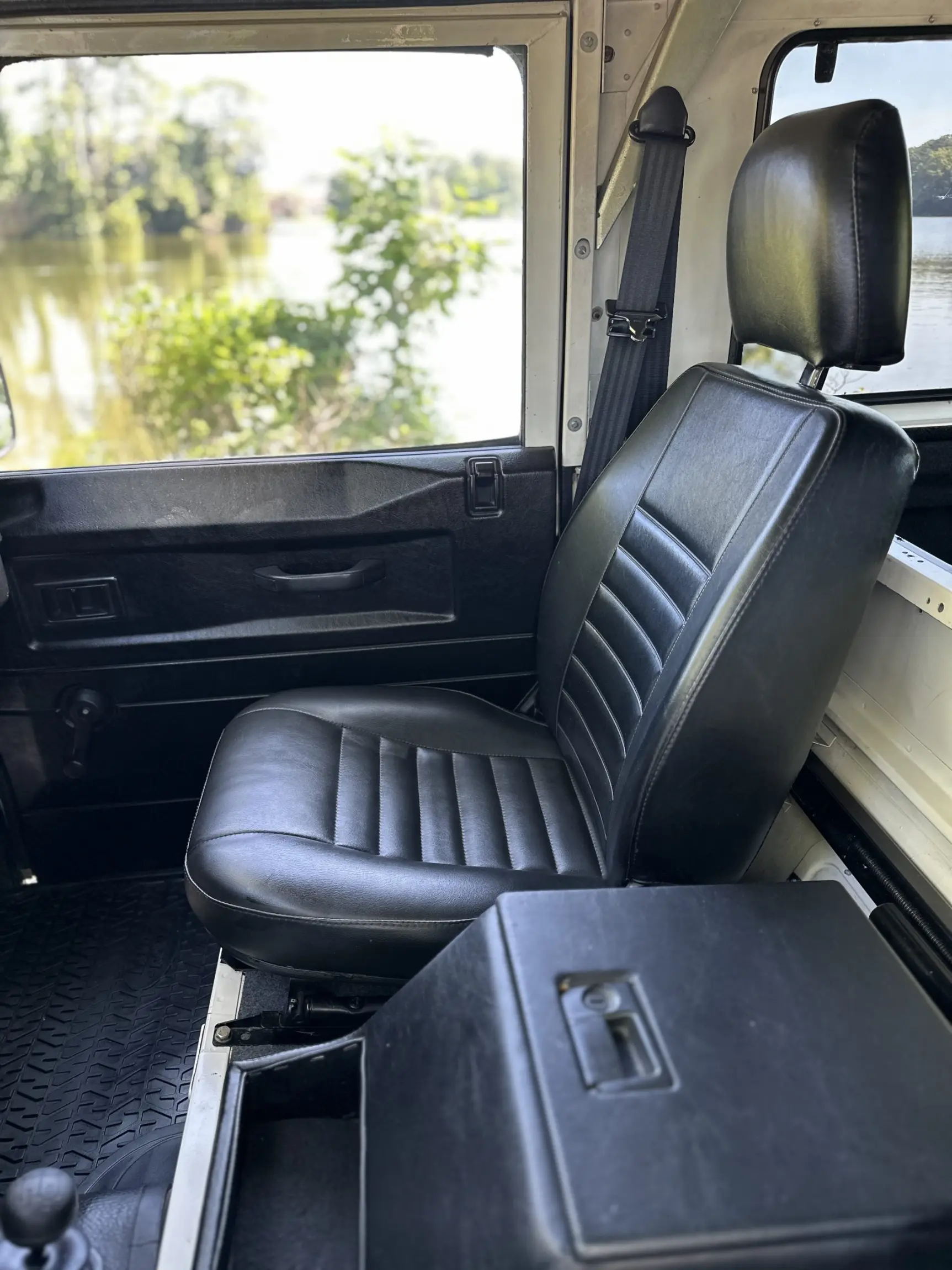 1987-land-rover-defender-90-for-sale-norfolk-va-38