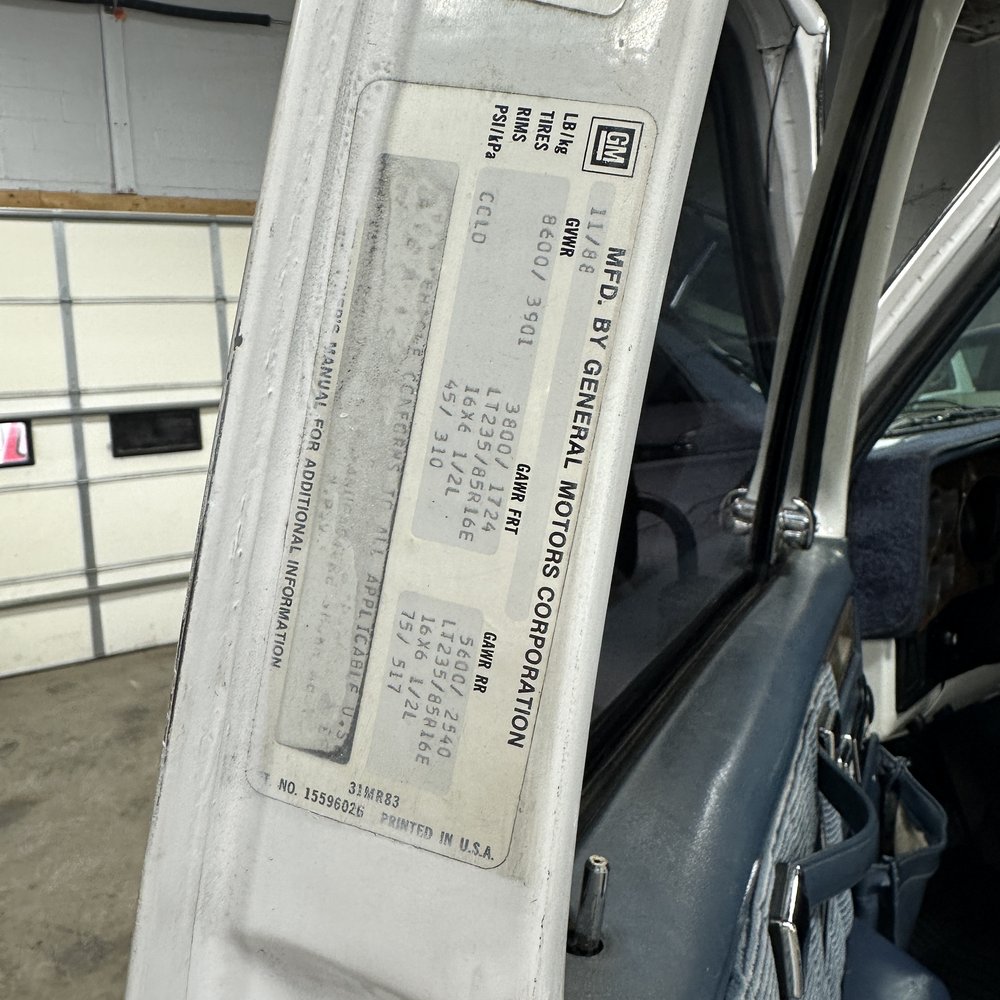 1989-chevrolet-suburban-2500-for-sale-08
