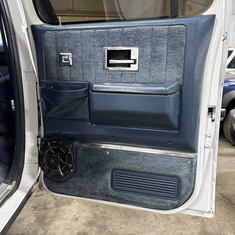 1989-chevrolet-suburban-2500-for-sale-26