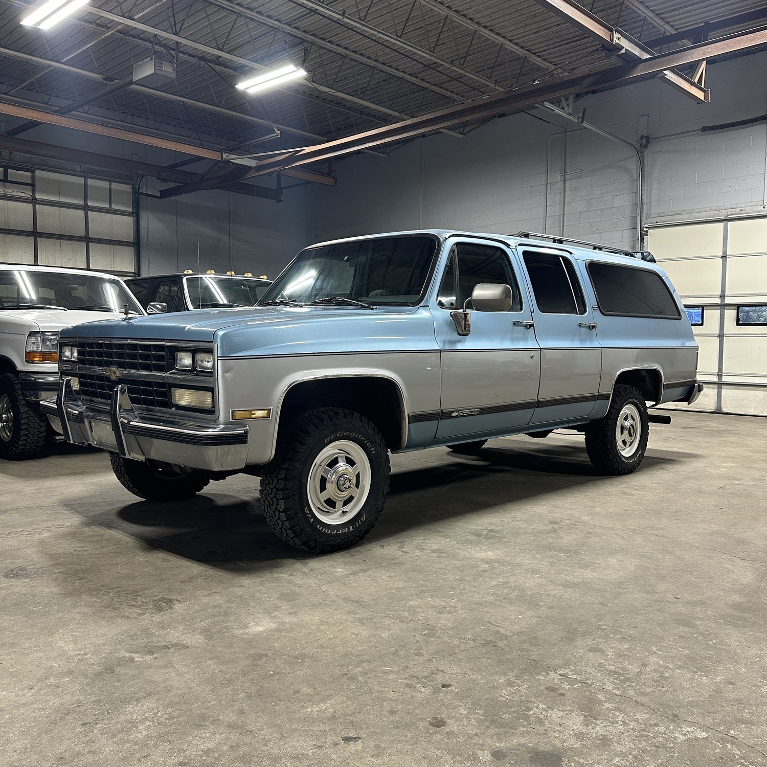 1989-chevrolet-suburban-2500-for-sale-indiana-01