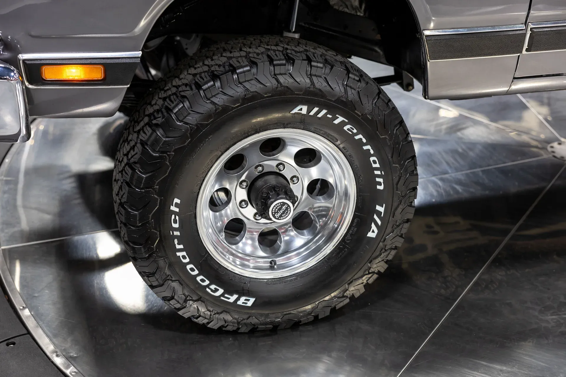 1989-dodge-3-4-ton-trucks-w250-sweptline-4wd (16)