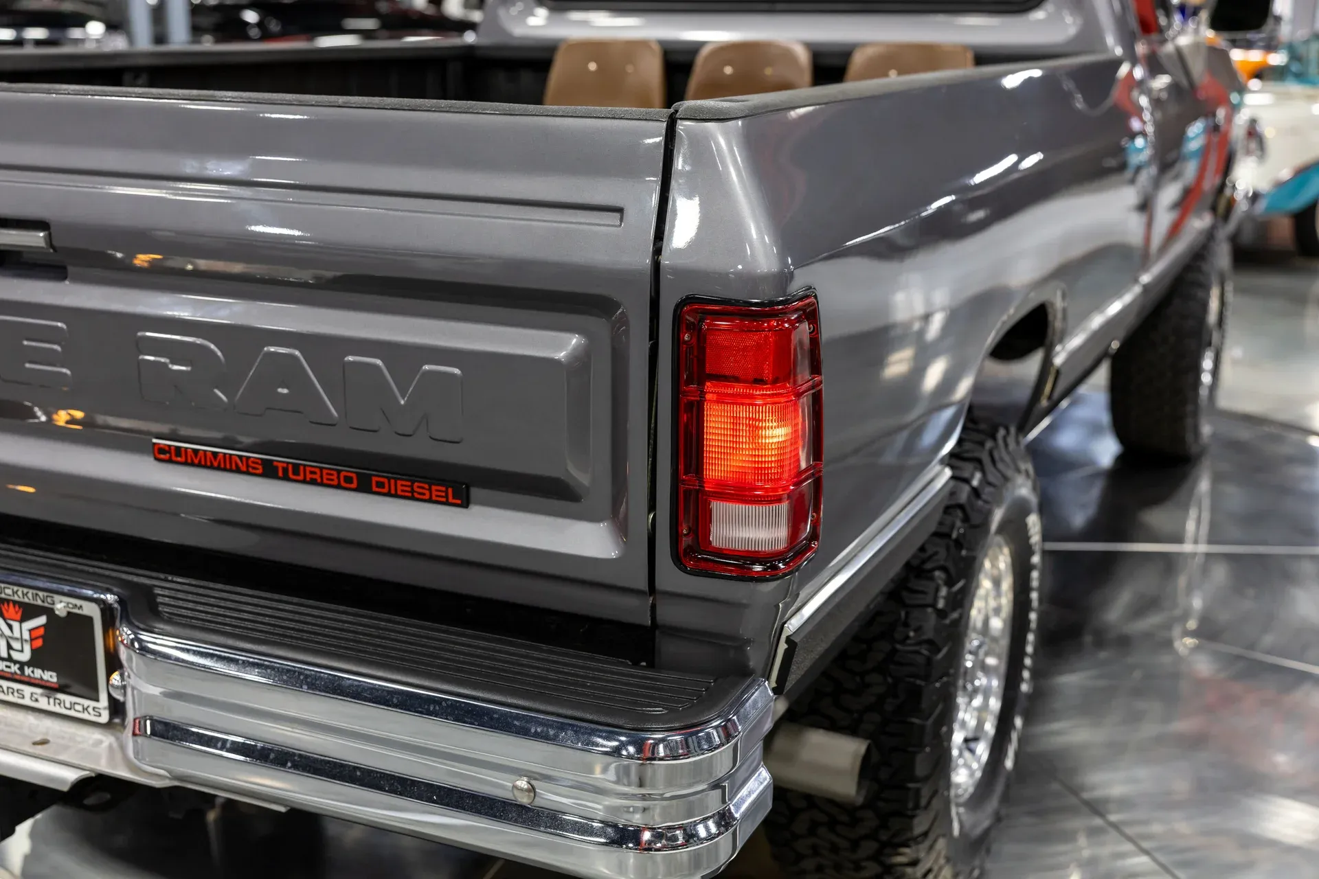 1989-dodge-3-4-ton-trucks-w250-sweptline-4wd (25)