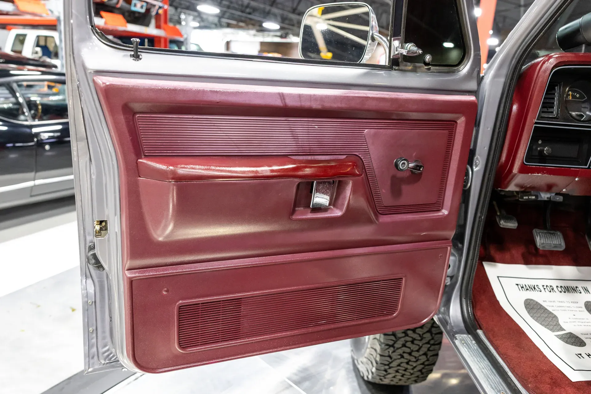 1989-dodge-3-4-ton-trucks-w250-sweptline-4wd (30)