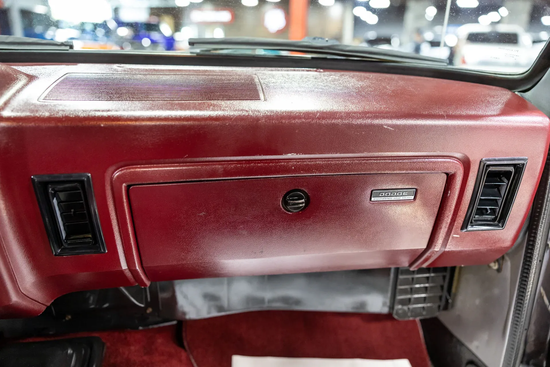 1989-dodge-3-4-ton-trucks-w250-sweptline-4wd (43)