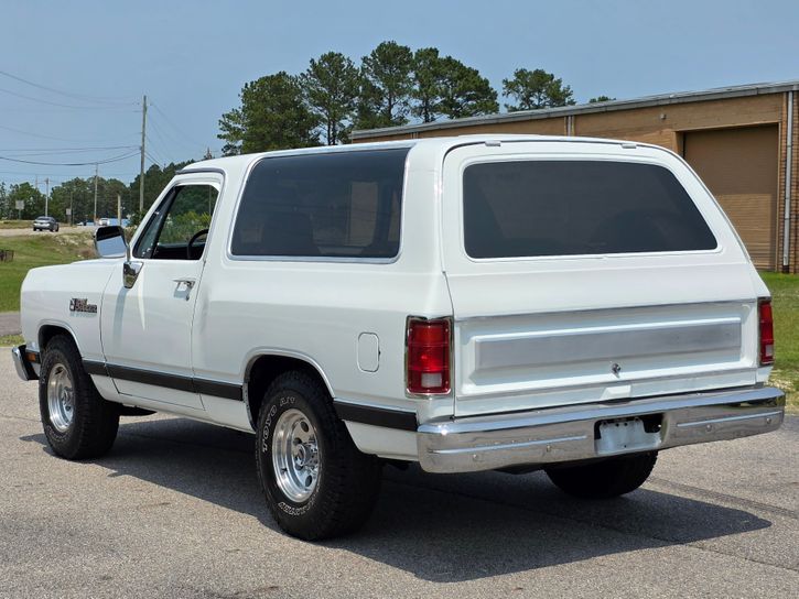 1989-dodge-ramcharger-royal-se-for-sale-10