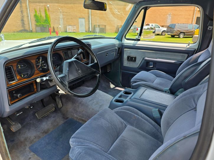 1989-dodge-ramcharger-royal-se-for-sale-15