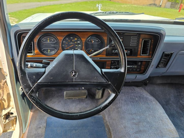 1989-dodge-ramcharger-royal-se-for-sale-16