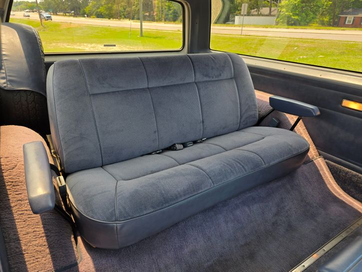 1989-dodge-ramcharger-royal-se-for-sale-19