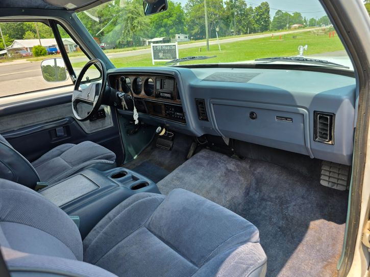 1989-dodge-ramcharger-royal-se-for-sale-21