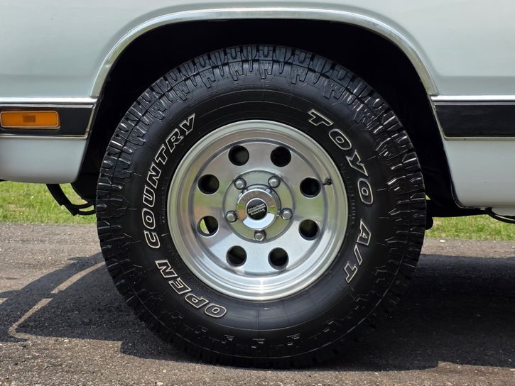 1989-dodge-ramcharger-royal-se-for-sale-25