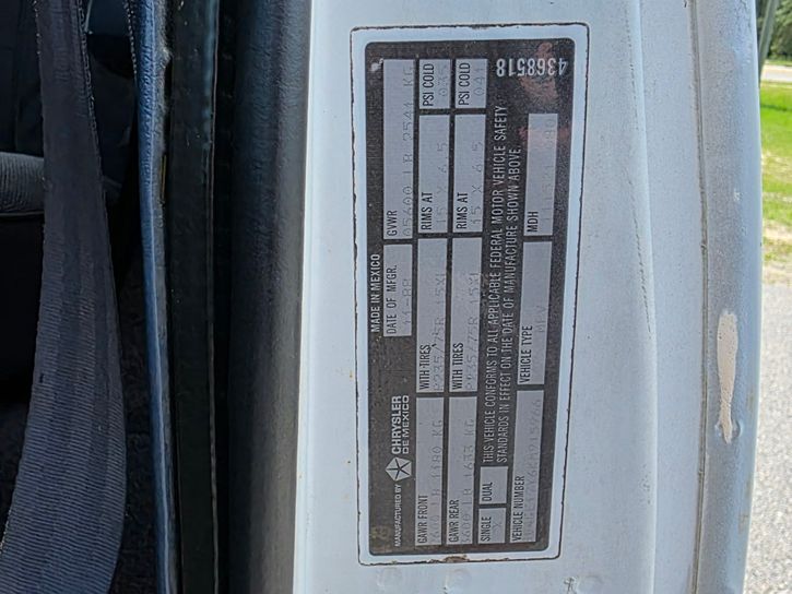 1989-dodge-ramcharger-royal-se-for-sale-27