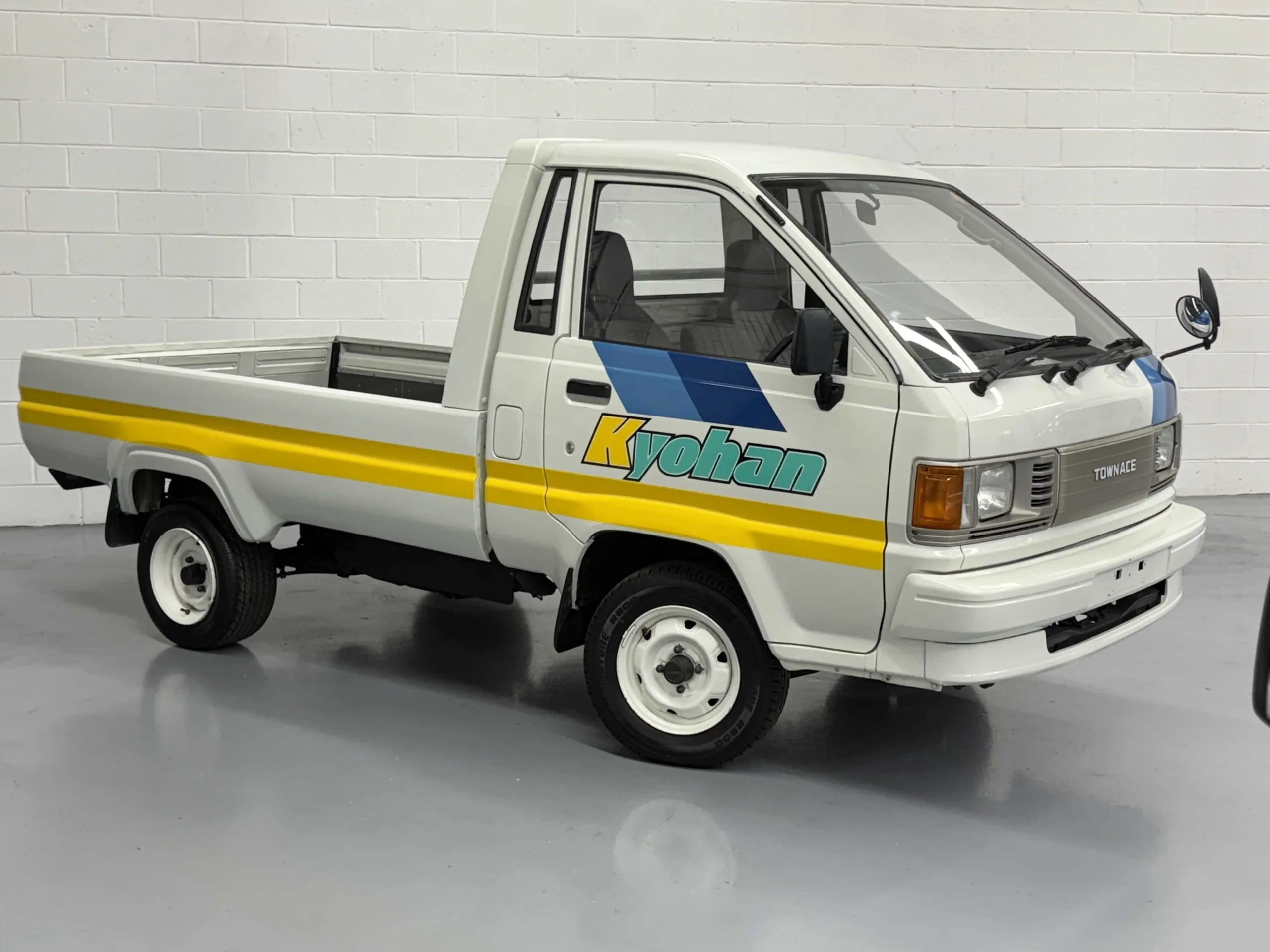 1989-toyota-townace-custom-for-sale-02