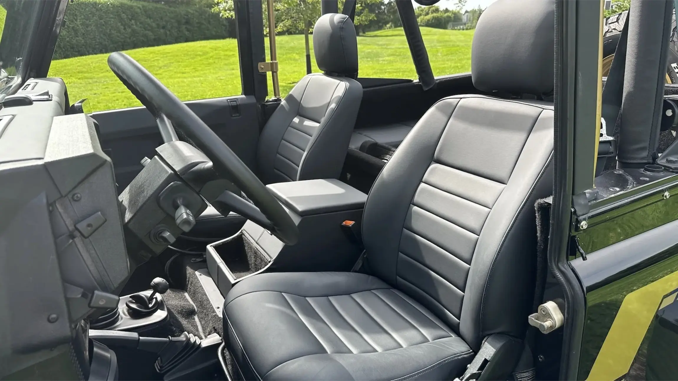 1990-land-rover-defender-90-for-sale-southampton-ny-28