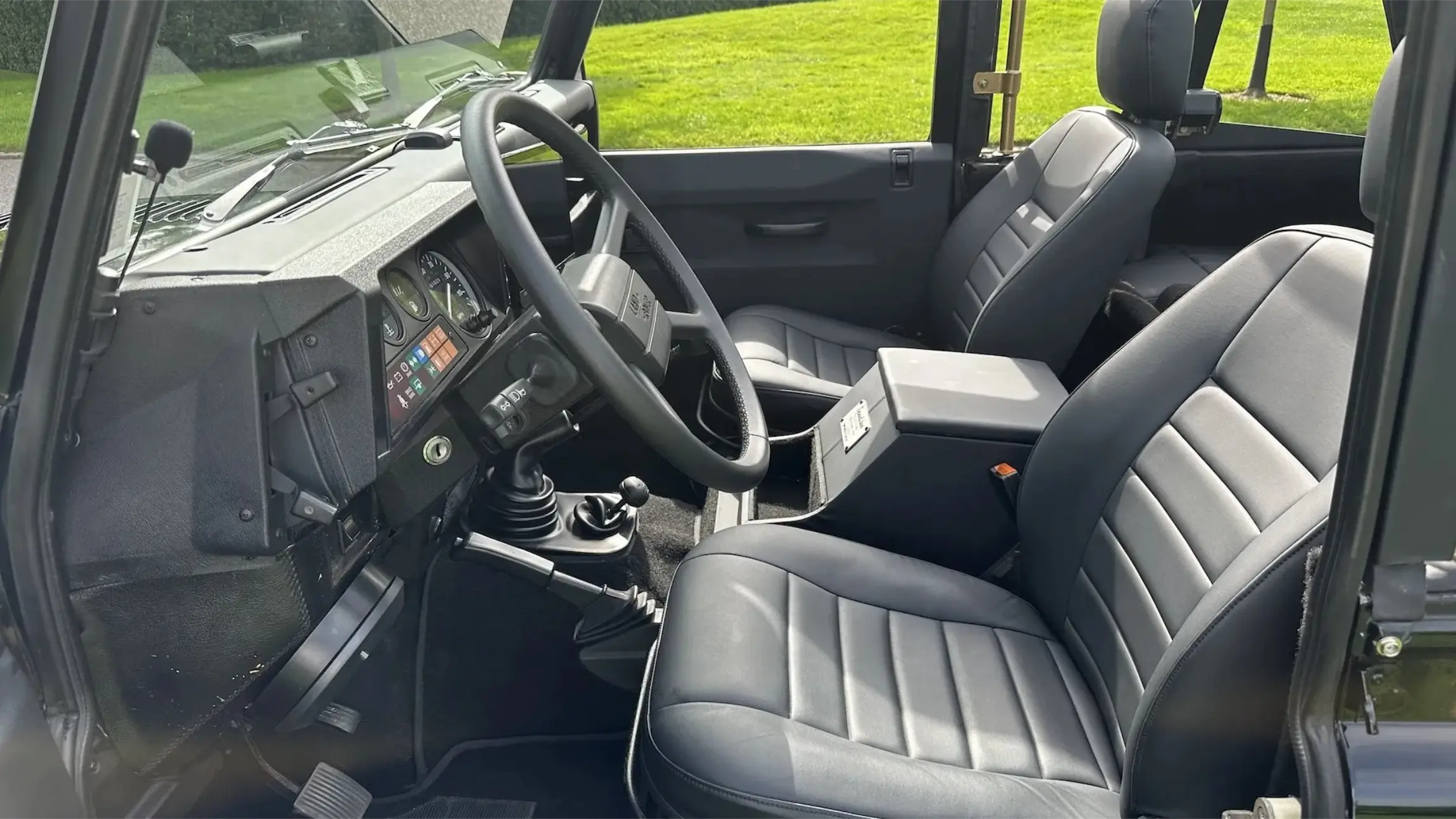 1990-land-rover-defender-90-for-sale-southampton-ny-30