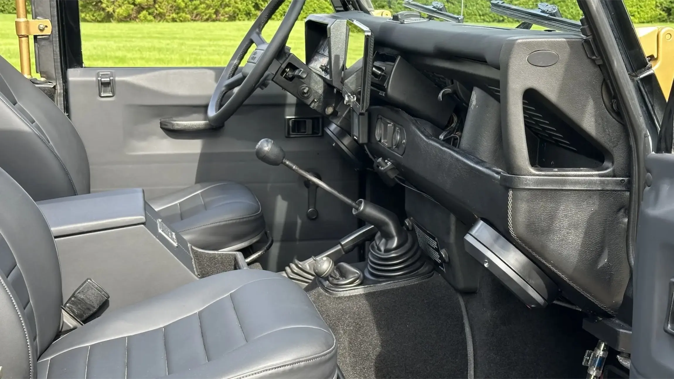 1990-land-rover-defender-90-for-sale-southampton-ny-33