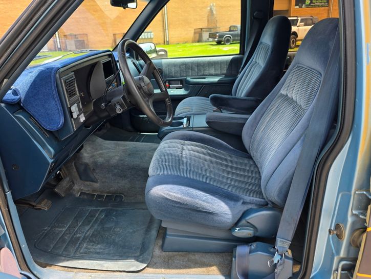 1993-chevrolet-suburban-c1500-hope-mills-nc-for-sale-11
