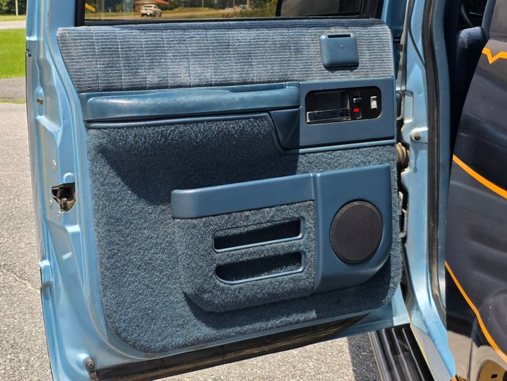 1993-chevrolet-suburban-c1500-hope-mills-nc-for-sale-16