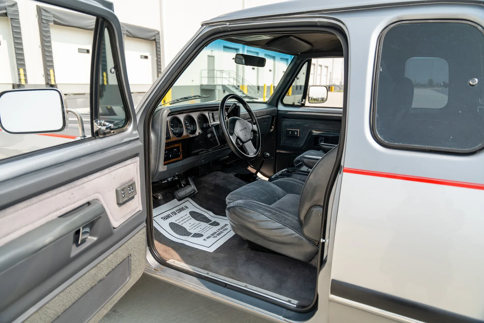 1993-dodge-d250-w250-club-cab-149-wb-4wd (28)