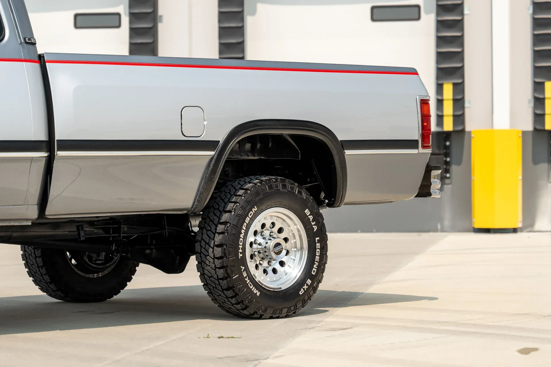 1993-dodge-d250-w250-club-cab-149-wb-4wd (3)