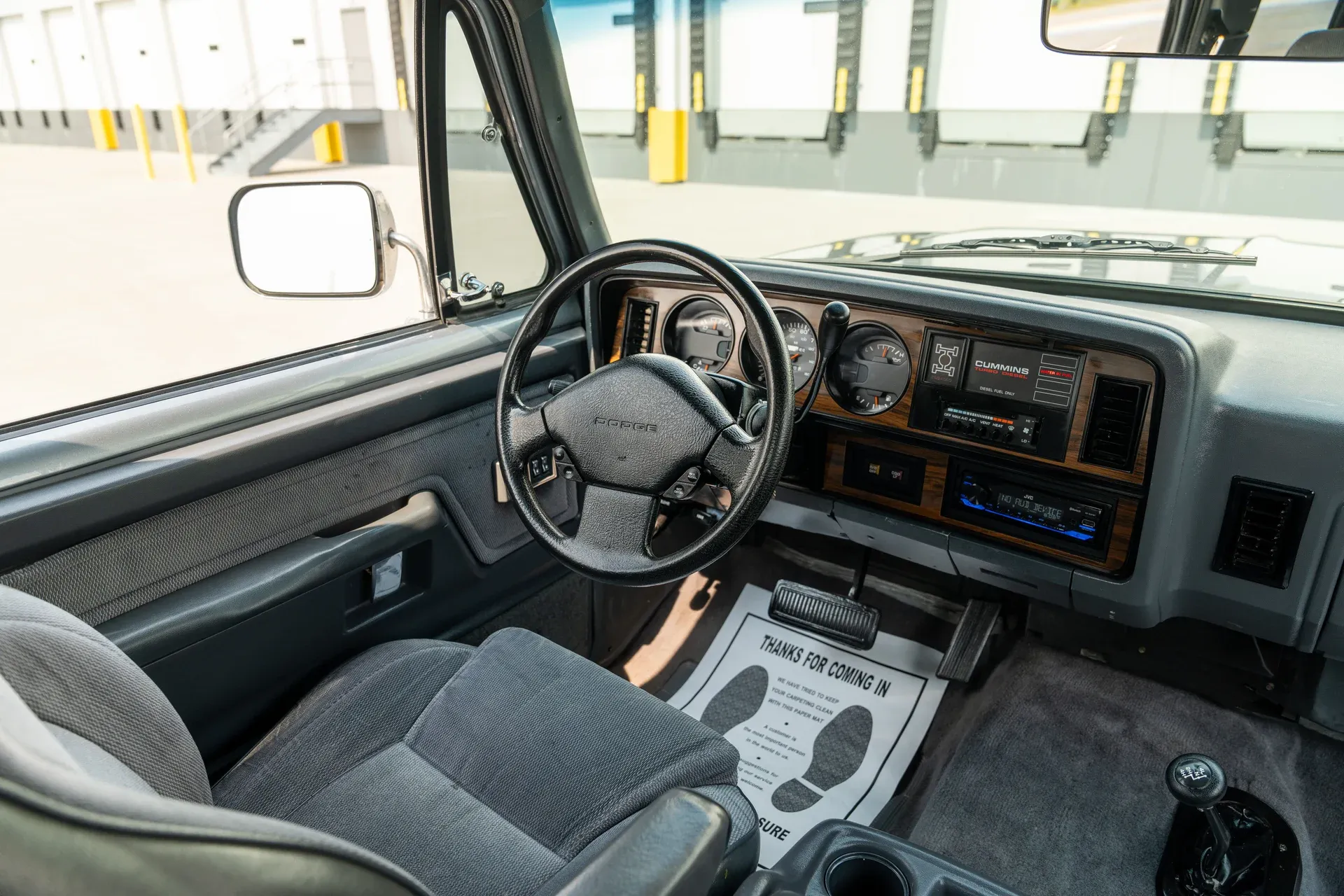 1993-dodge-d250-w250-club-cab-149-wb-4wd (37)