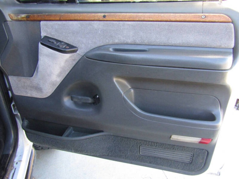 1993-ford-f-350-xlt-centurion-conversion-for-sale-16
