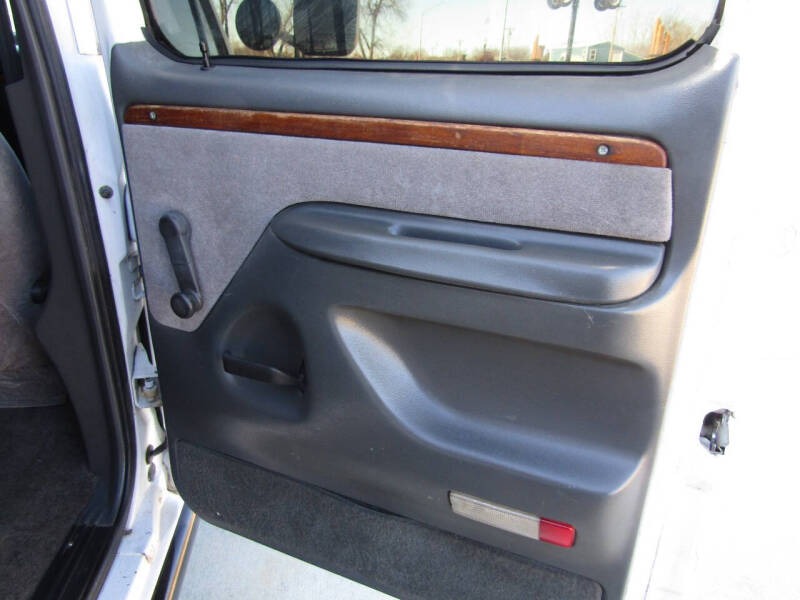 1993-ford-f-350-xlt-centurion-conversion-for-sale-17