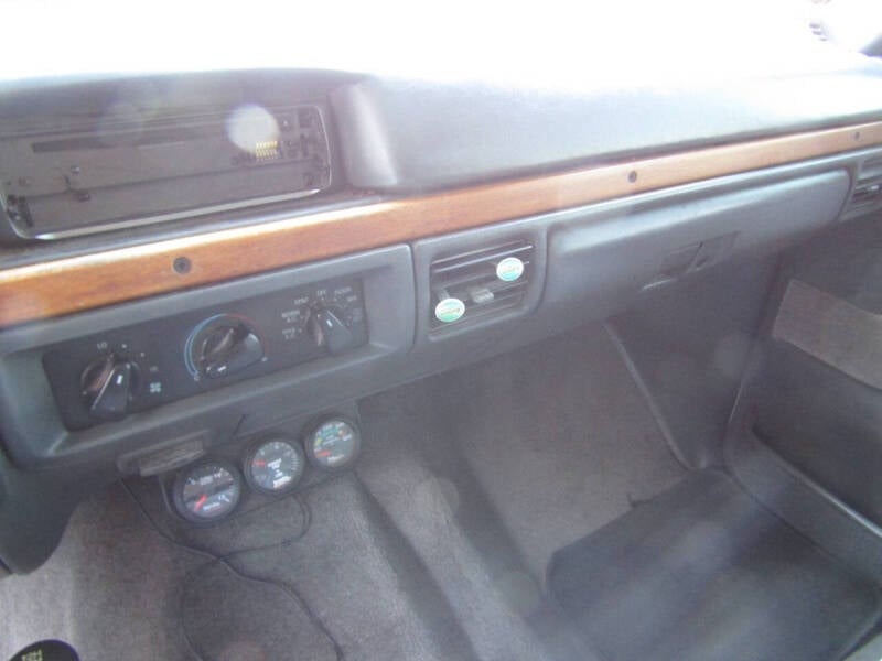 1993-ford-f-350-xlt-centurion-conversion-for-sale-25