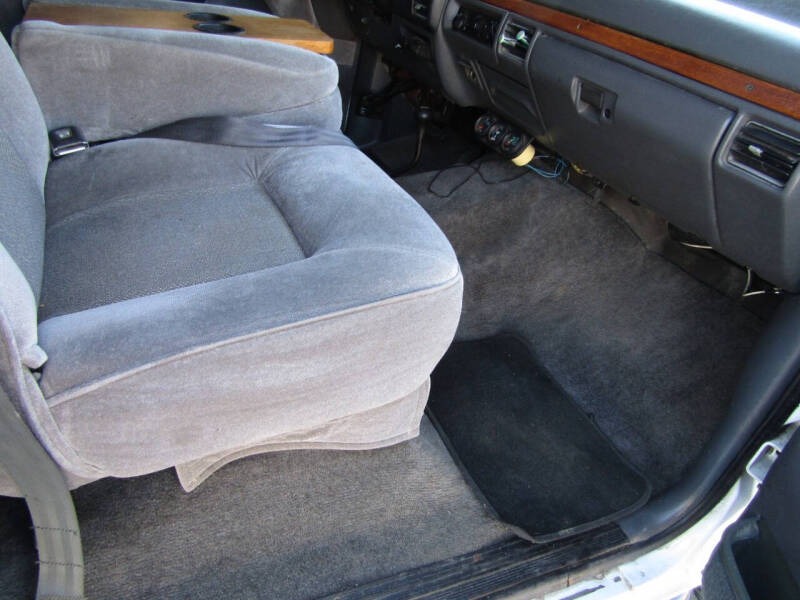 1993-ford-f-350-xlt-centurion-conversion-for-sale-8
