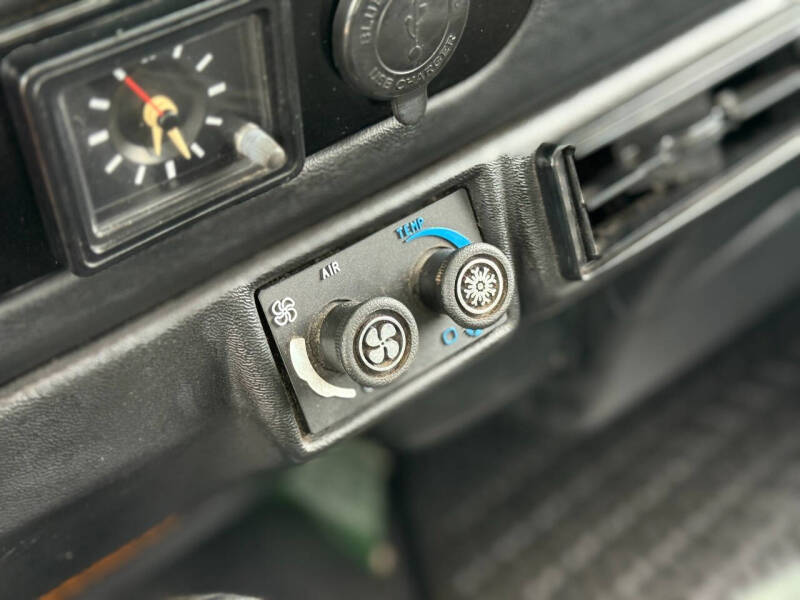 1995-land-rover-defender-90-3dr-4wd-suv (24)