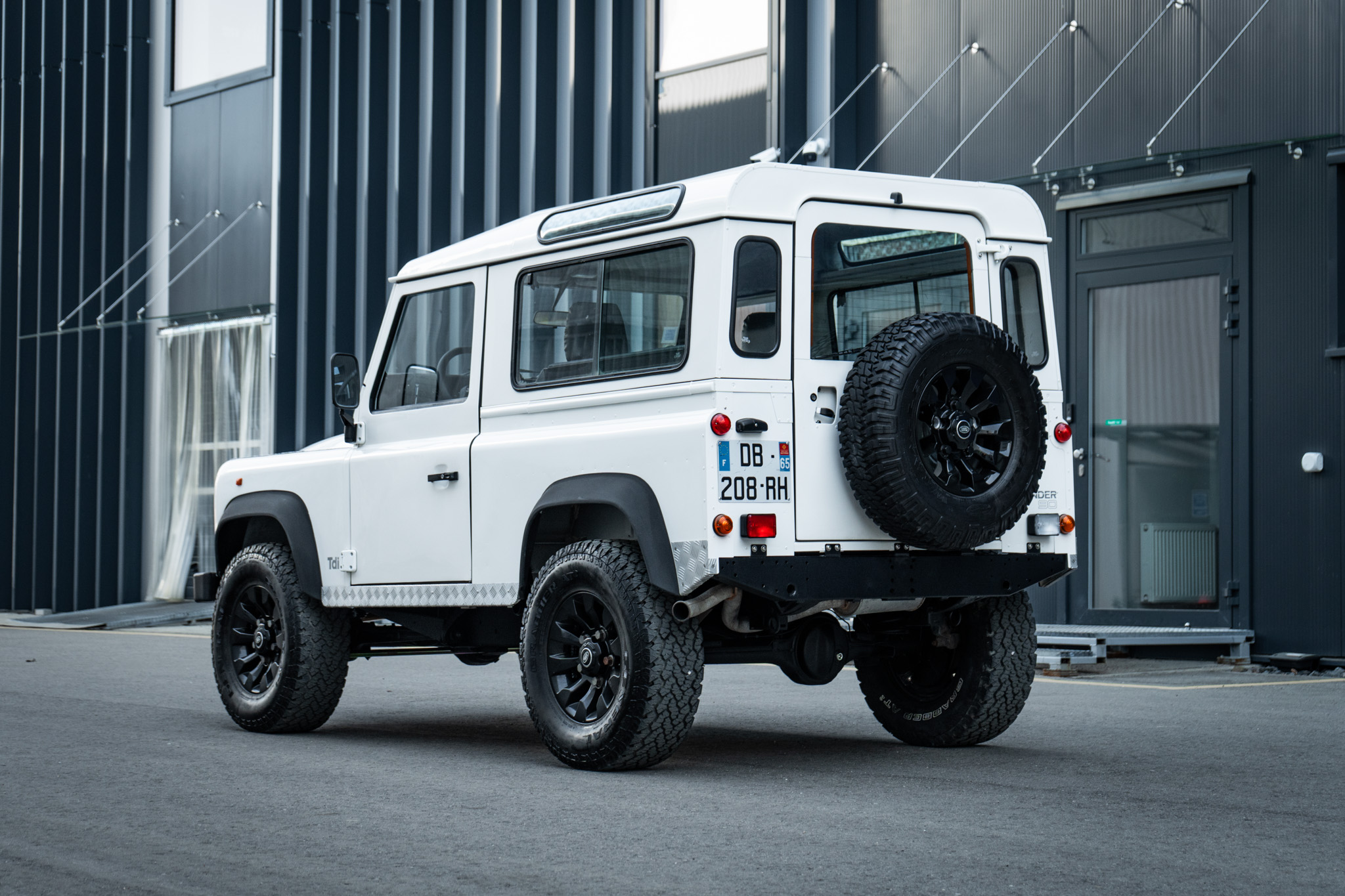 1995-land-rover-defender-90-for-sale-05
