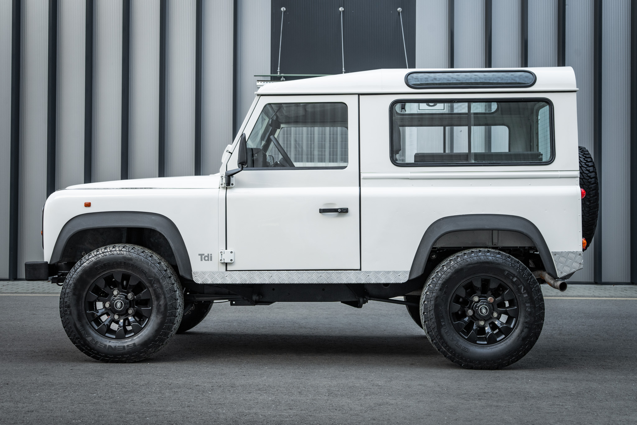 1995-land-rover-defender-90-for-sale-06