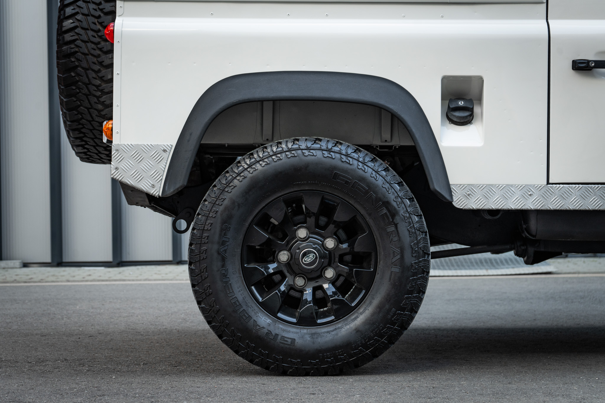 1995-land-rover-defender-90-for-sale-12