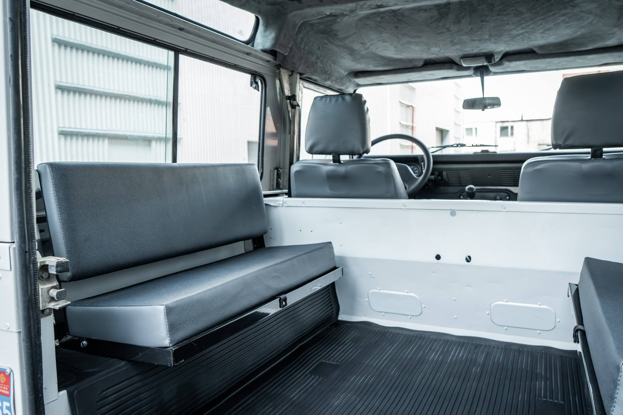 1995-land-rover-defender-90-for-sale-35