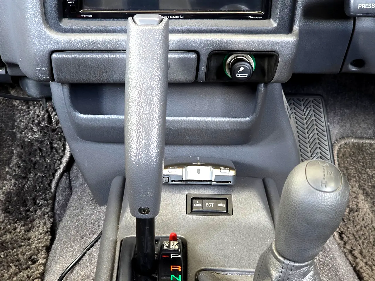 1995-toyota-hilux-surf-ssrx-sport-pack-44