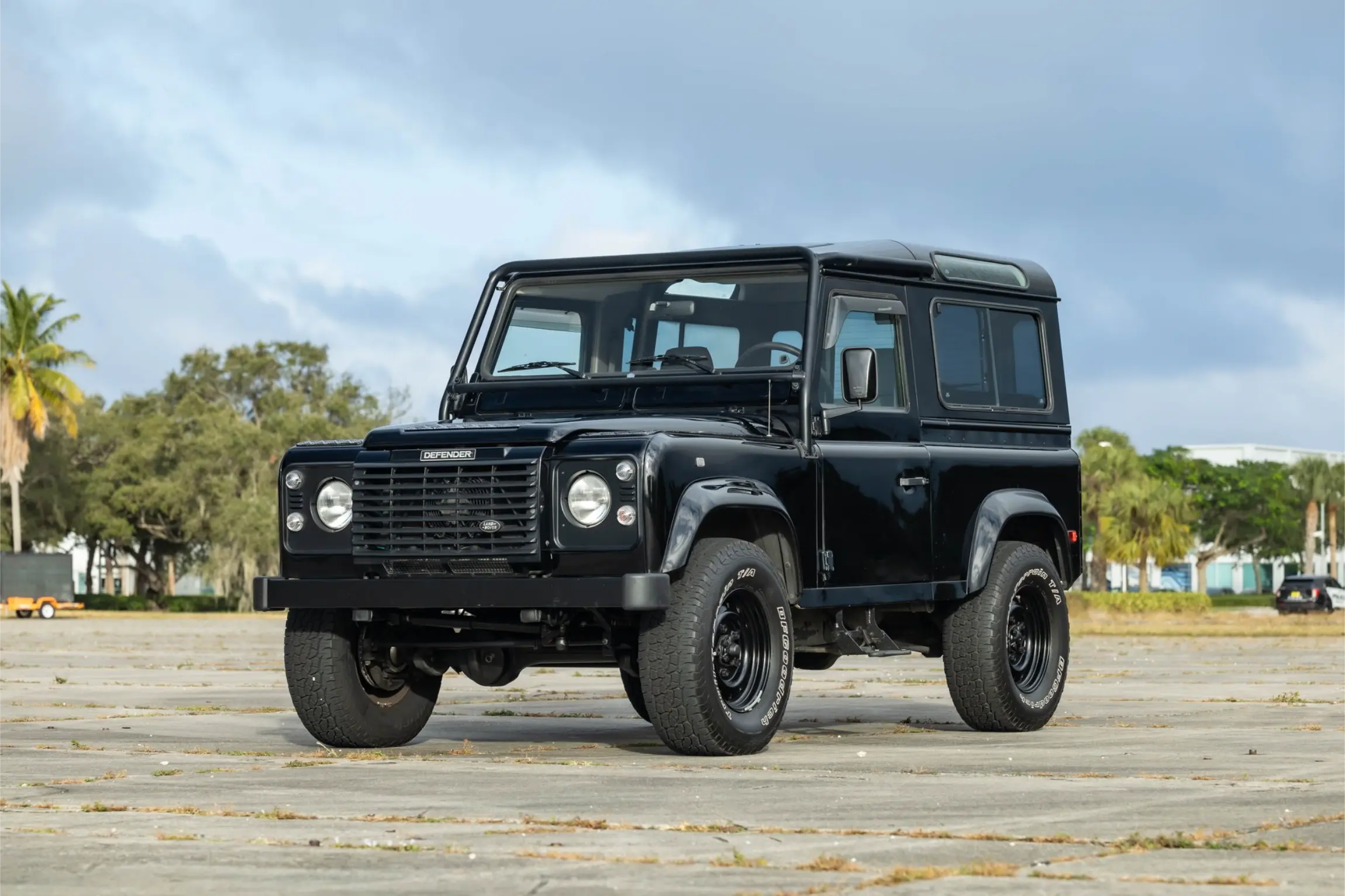 1997-land-rover-defender-90-2dr-station-wagon-hard-top-for-sale-01
