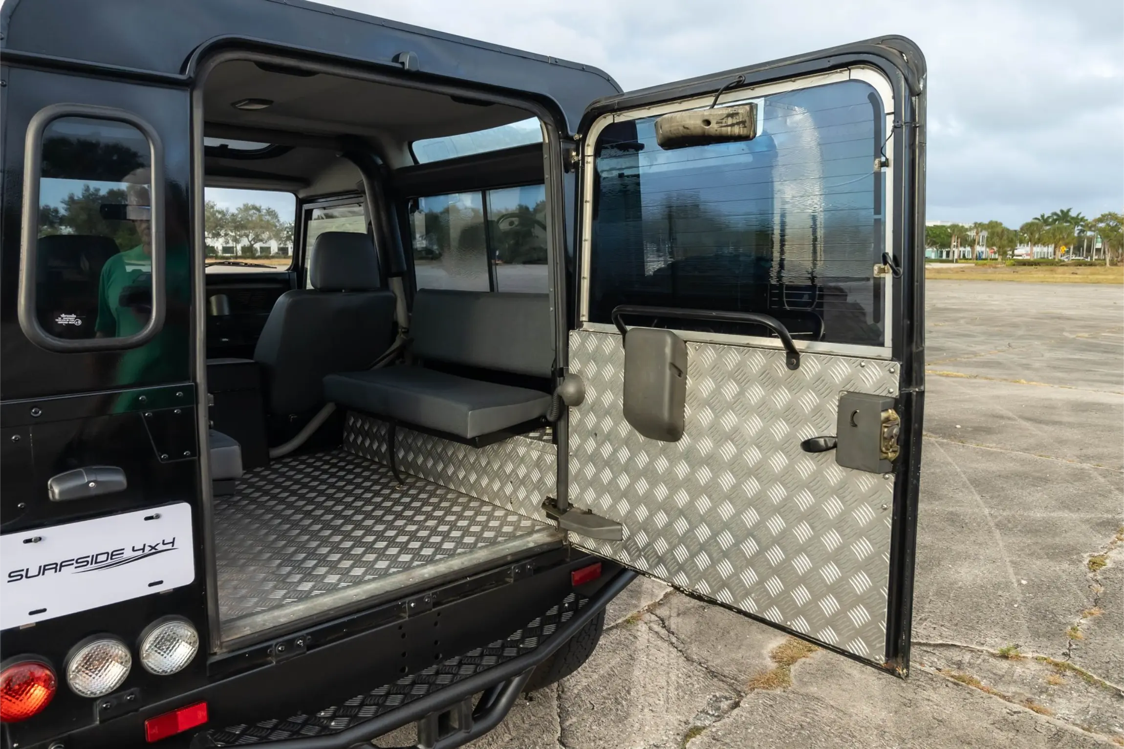 1997-land-rover-defender-90-2dr-station-wagon-hard-top-for-sale-24