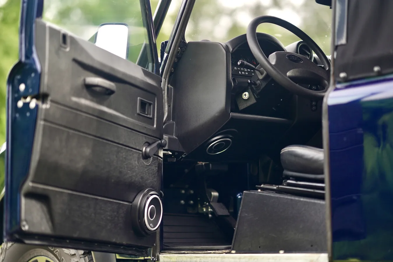 1997-land-rover-defender-90-castle-hayne-18
