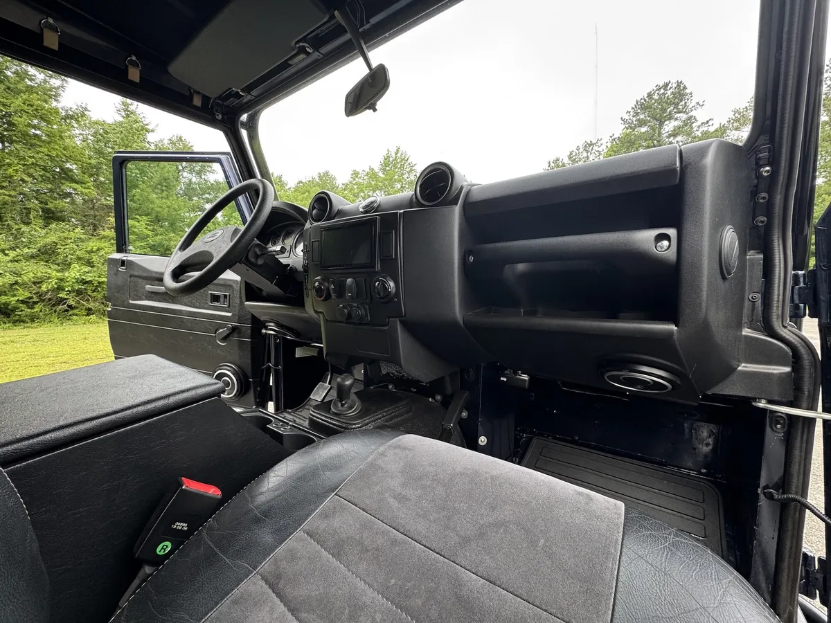 1997-land-rover-defender-90-castle-hayne-29