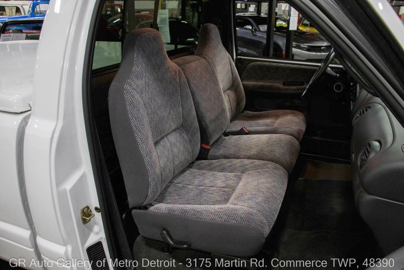 1998-dodge-ram-1500-ss-t (28)