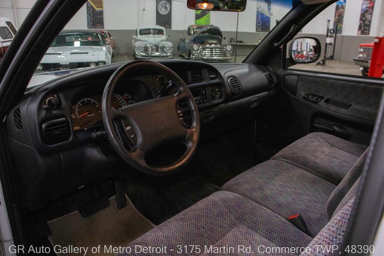 1998-dodge-ram-1500-ss-t (38)