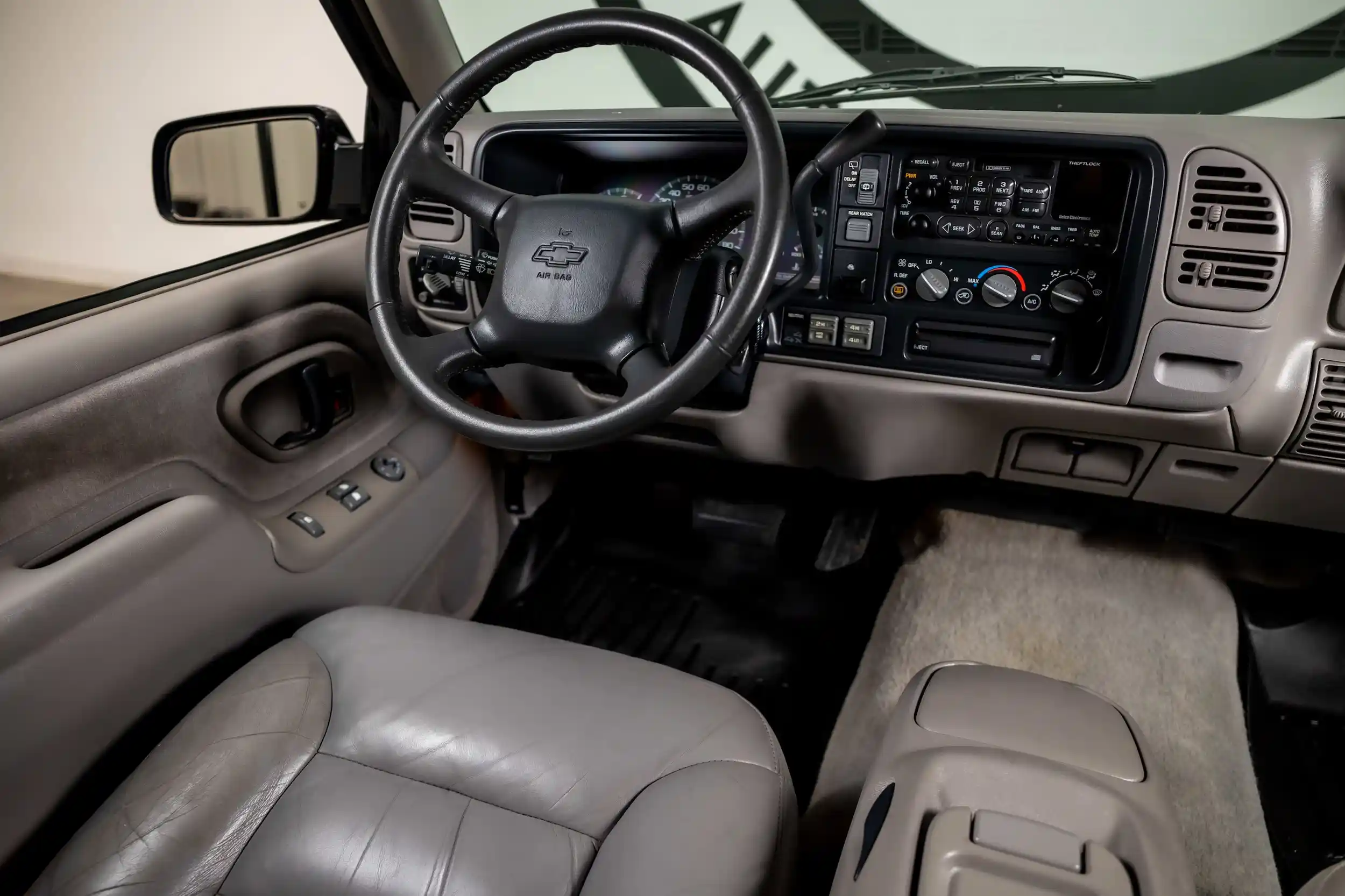 1999-chevrolet-tahoe-lt-2-door-for-sale-pelahm-al-10