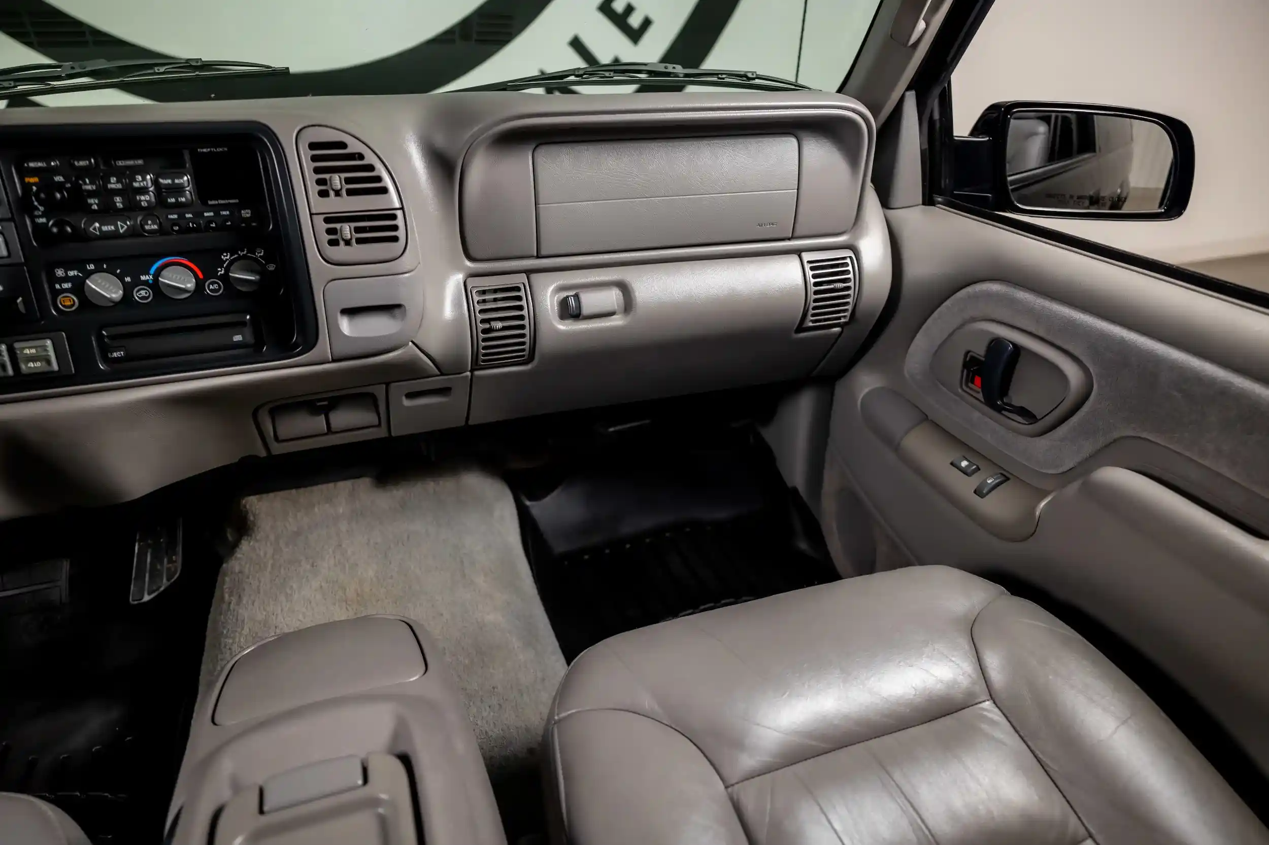 1999-chevrolet-tahoe-lt-2-door-for-sale-pelahm-al-11