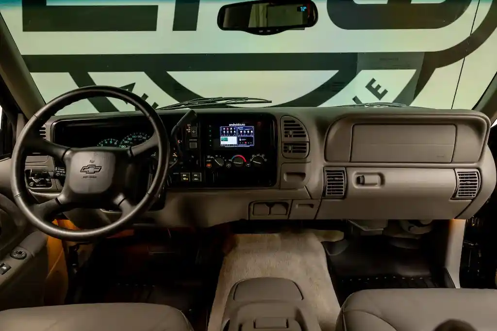 1999-chevrolet-tahoe-lt-2-door-for-sale-pelahm-al-2