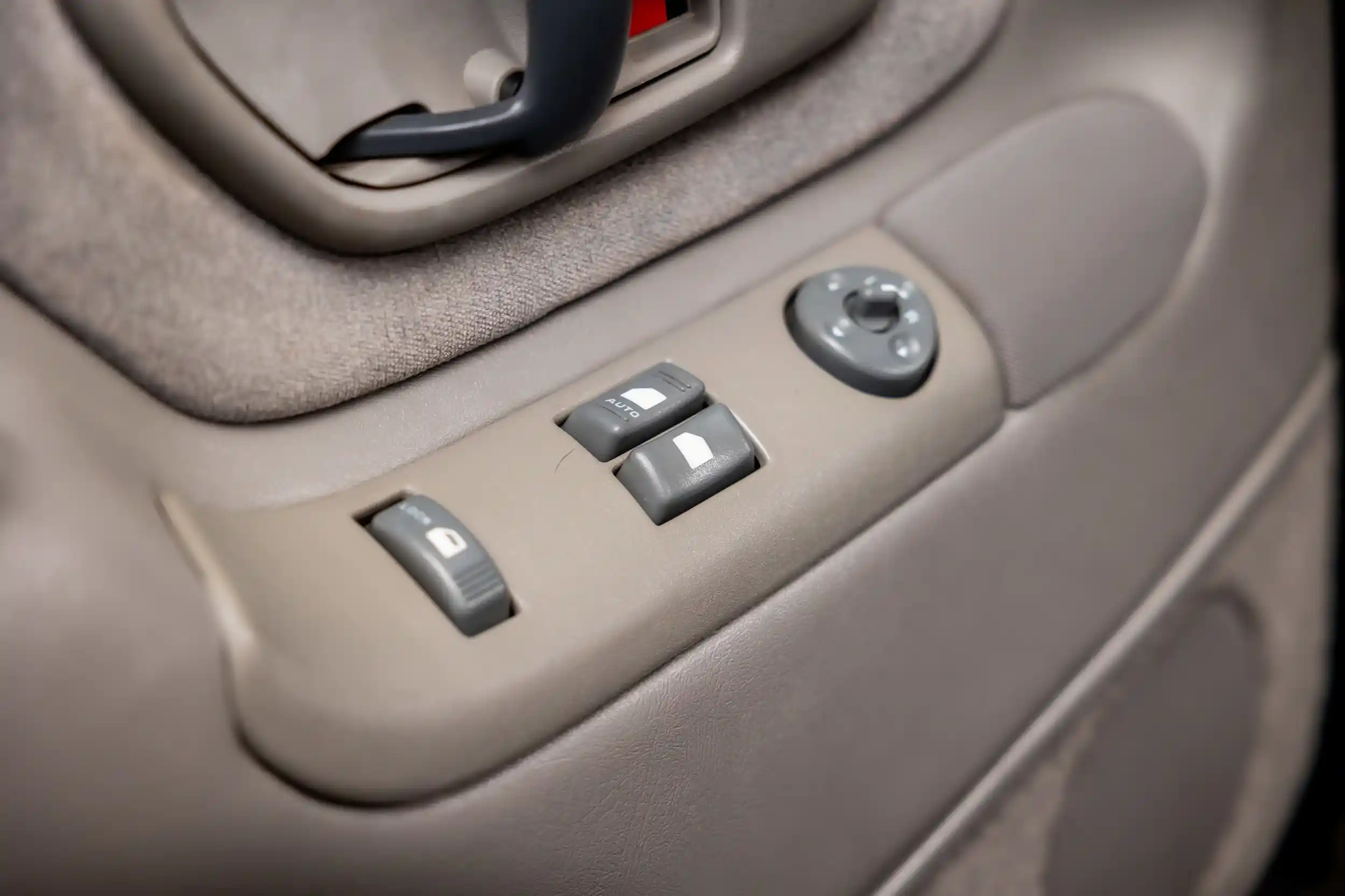 1999-chevrolet-tahoe-lt-2-door-for-sale-pelahm-al-30