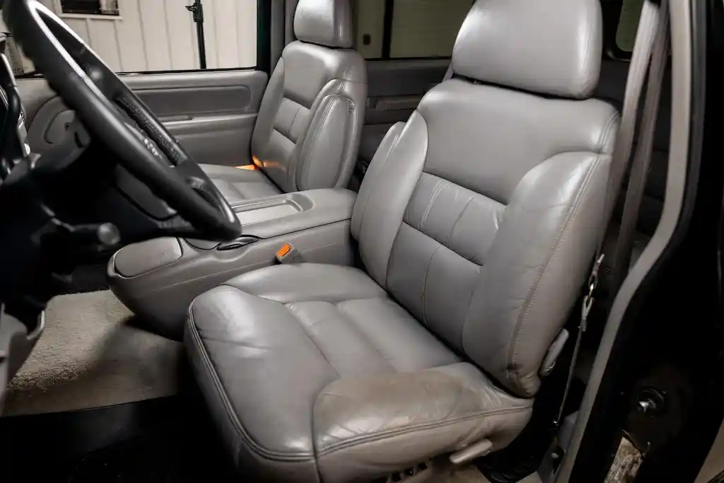 1999-chevrolet-tahoe-lt-2-door-for-sale-pelahm-al-4