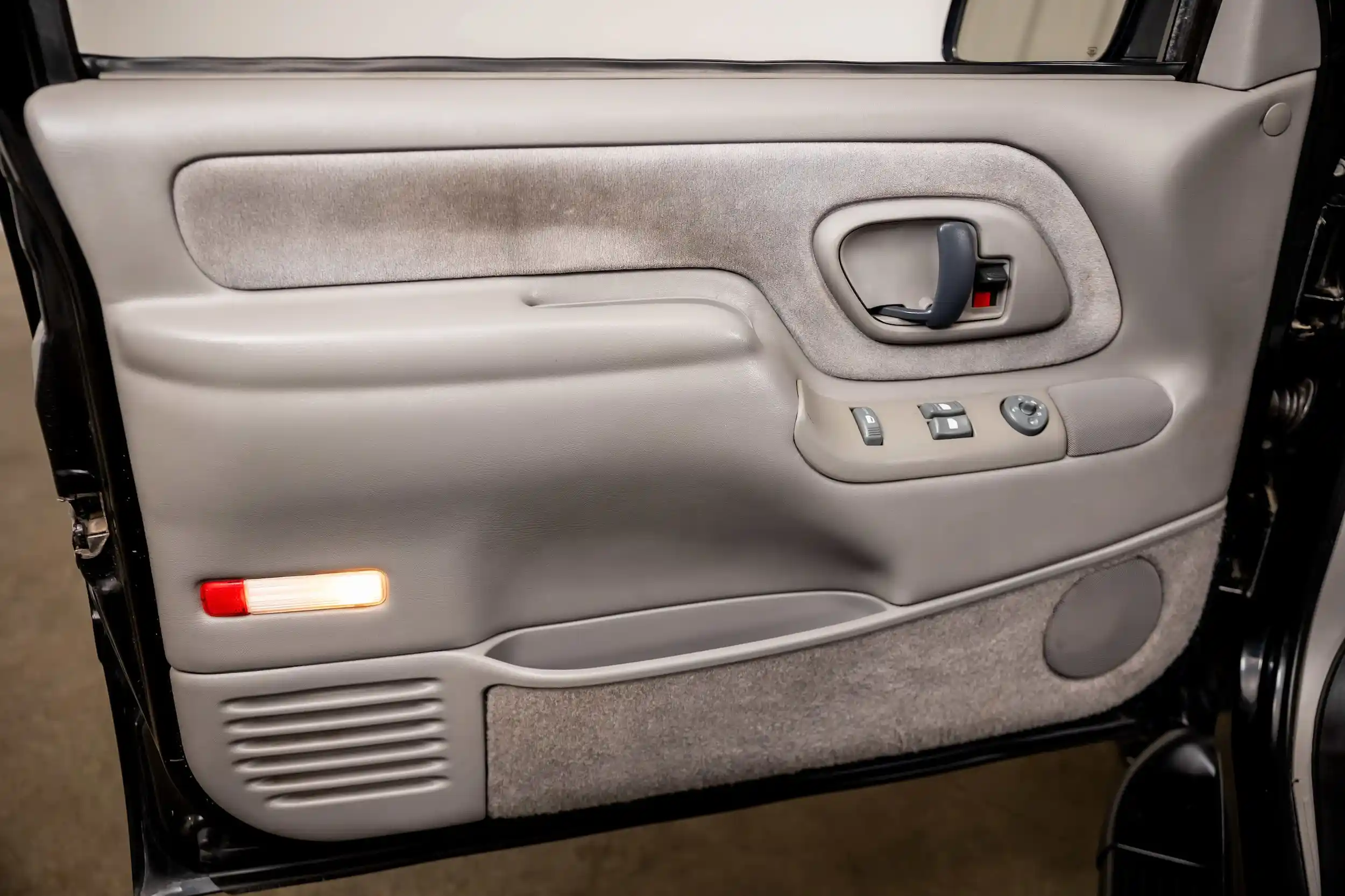 1999-chevrolet-tahoe-lt-2-door-for-sale-pelahm-al-43